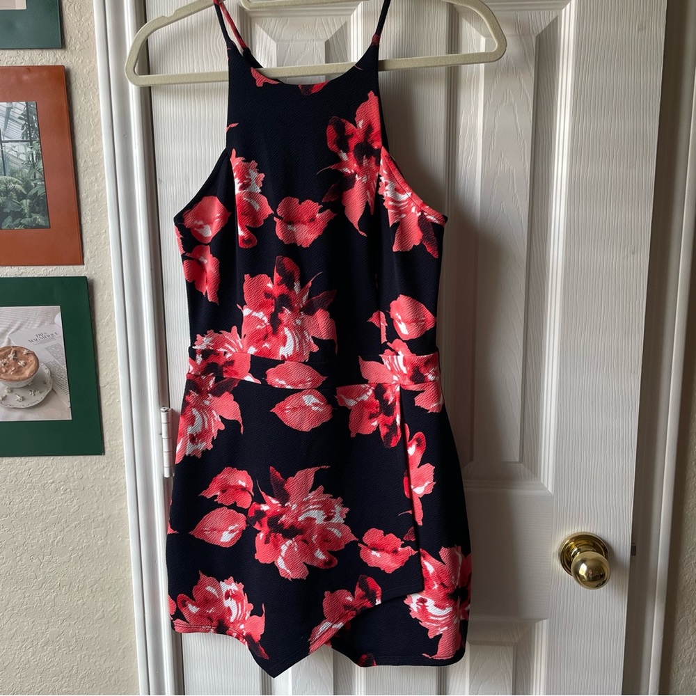 NWT Shorts Navy floral romper SZ L